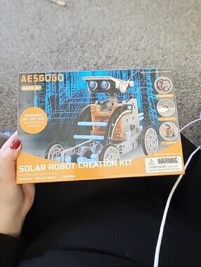 STEM Solar Robot Creation Kit 190 Pieces Build 12 Robots Educational Toy - NEW